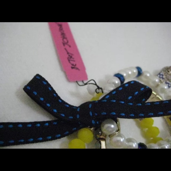 Betsey Johnson Skull & Bow Stretch Bracelet Set - Picture 4 of 5